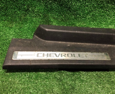 Накладка порога второго ряда левая Chevrolet Tahoe 2021-н.в. 84464980