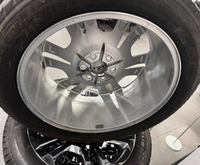 Комплект колес Michelin Defender LTX 285/45R22  Cadillac Escalade / Tahoe 2000-Н.В. 20939951