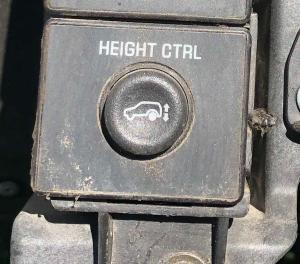 Кнопка управления задней подвески Hummer H2 2003 15062643