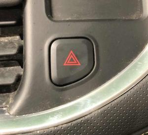 Кнопка аварийного знака Chevrolet Tahoe 2021-н.в. 84248380