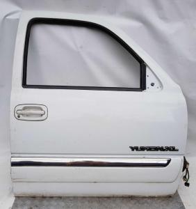 Дверь передняя правая Chevrolet Yukon XL 1999-2006 15017224