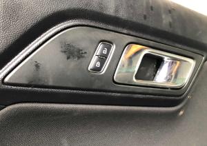 Ручка двери внутренняя пассажирская Ford Mustang 2015-2017 FR3Z 6322600 AC