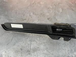 Накладка центральной консоли Ford Mustang 2015-2018 FR3B 63044B88