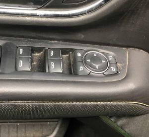 Блок управления стеклоподъемником водительской двери Chevrolet Tahoe 2021-н.в. 84879631 ; 84751357