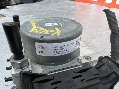 Блок ABS Ford Mustang 2015-2018 GR3C 2C405 BD; GR3C 2C219 BD