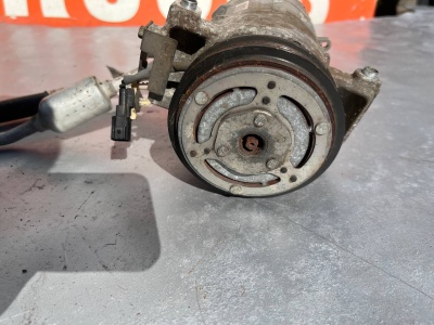Компрессор кондиционера Ford Mustang 2015-2018 GR3B 19D629 GD; FR3B 19D629 FB