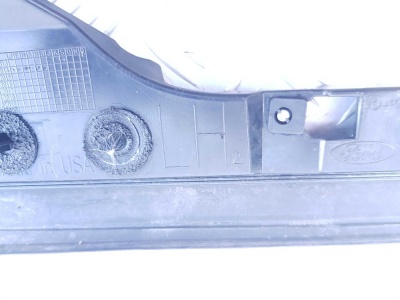 Кронштейн молдинга лобового стекла левый внешний Ford Explorer 5 BB5Z 7803137 BA; BB53 7803683