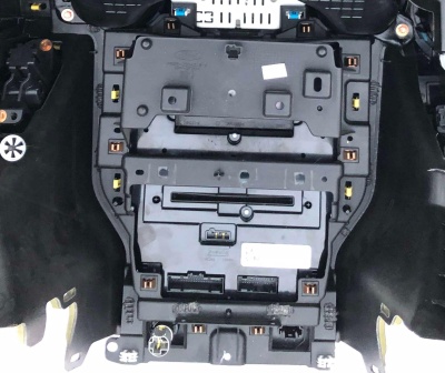 Панель управления монитором и климатом Ford Mustang 2015-2016 FR3Z 18842 EB ; FR3T 18E243 EA/EB/BG/BF