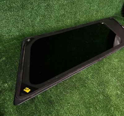 Стекло задней форточки правое (ESV) Chevrolet Tahoe / Escalade 2015-2020 23385169 ; 23181837 ; 23482878