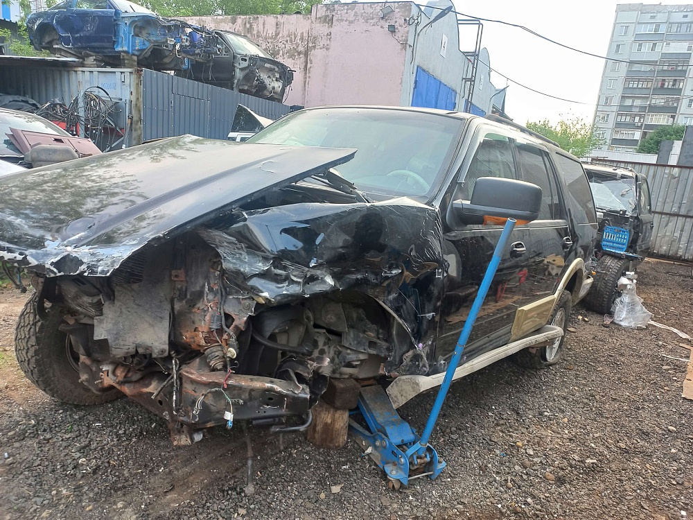 В разборе Ford Expedition 5.4L 2005г