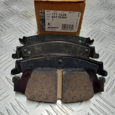 Колодки тормозные задние к-кт Chevrolet Tahoe/Cadillac Escalade 2015-2019 General Motors 84176464; 23135903; 23164777; 23453018; 84176465
