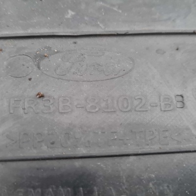 Дефлектор радиатора правый Ford Mustang 2015-2020 FR3Z 8310 B; FR3B 8102 BA/BB