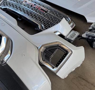Бампер передний (верх) GMC Sierra 2019-2022 84542582 ; 84456293 ; 84542586 ; 84361299 ; 84497044