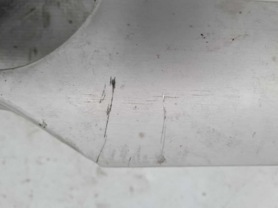 Накладка панели торпедо (алюминий с дефектом) Ford Mustang 2015-2017 FR3Z 6304338 CE; FR3B 63044A92