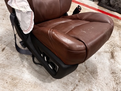 Сиденье  пассажирское Cadillac Escalade 2015 84104914