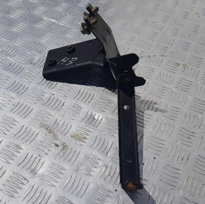 Кронштейн переднего бампера правый Hummer H3 2005-2010 15264940; 15195215; 15195209; 15264947