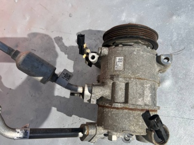 Компрессор кондиционера Ford Mustang 2015-2018 GR3B 19D629 GD; FR3B 19D629 FB