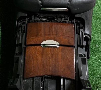 Центральная консоль в сборе Cadillac Escalade 2015-2020 23289364 ; 23124417 ; 23245219