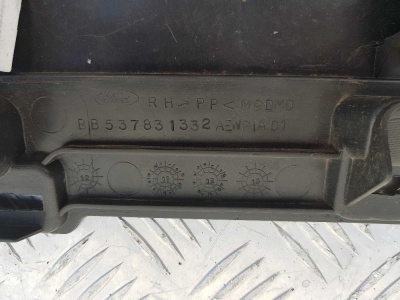 Обшивка стойки багажника верхняя правая Ford Explorer 5 BB5Z 7831004 AB; BB53 7831332