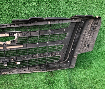 Решетка радиатора Cadillac Escalade 2015-2020 23405570 ; 23181990 ; 23329115