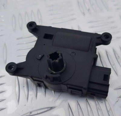 Моторчик заслонки отопителя Ford Explorer 5 2011-2015 Valeo T1010120F; 0911121 B