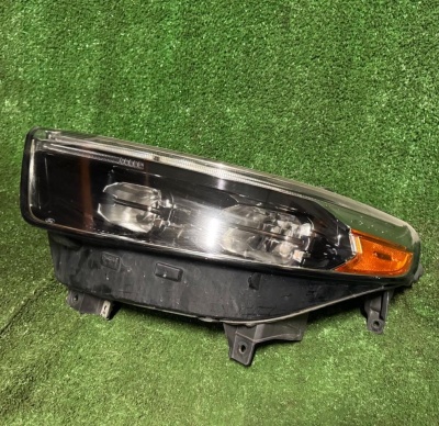 Фара левая Ford Explorer 2020-н.в. LB5Z 13008 AM ; LB5B 13035 BF ; MB5Z 13008 AW ; LB5B 13035 BG