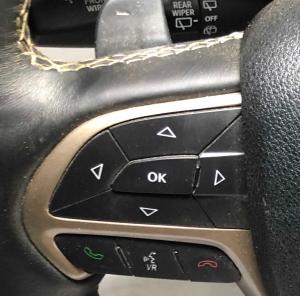 Кнопка управления в руль Jeep Grand Cherokee WK2 68159639AC